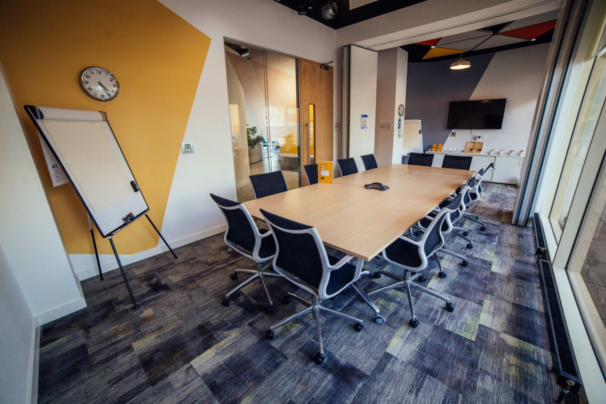 FigFlex Swindon large meeting room