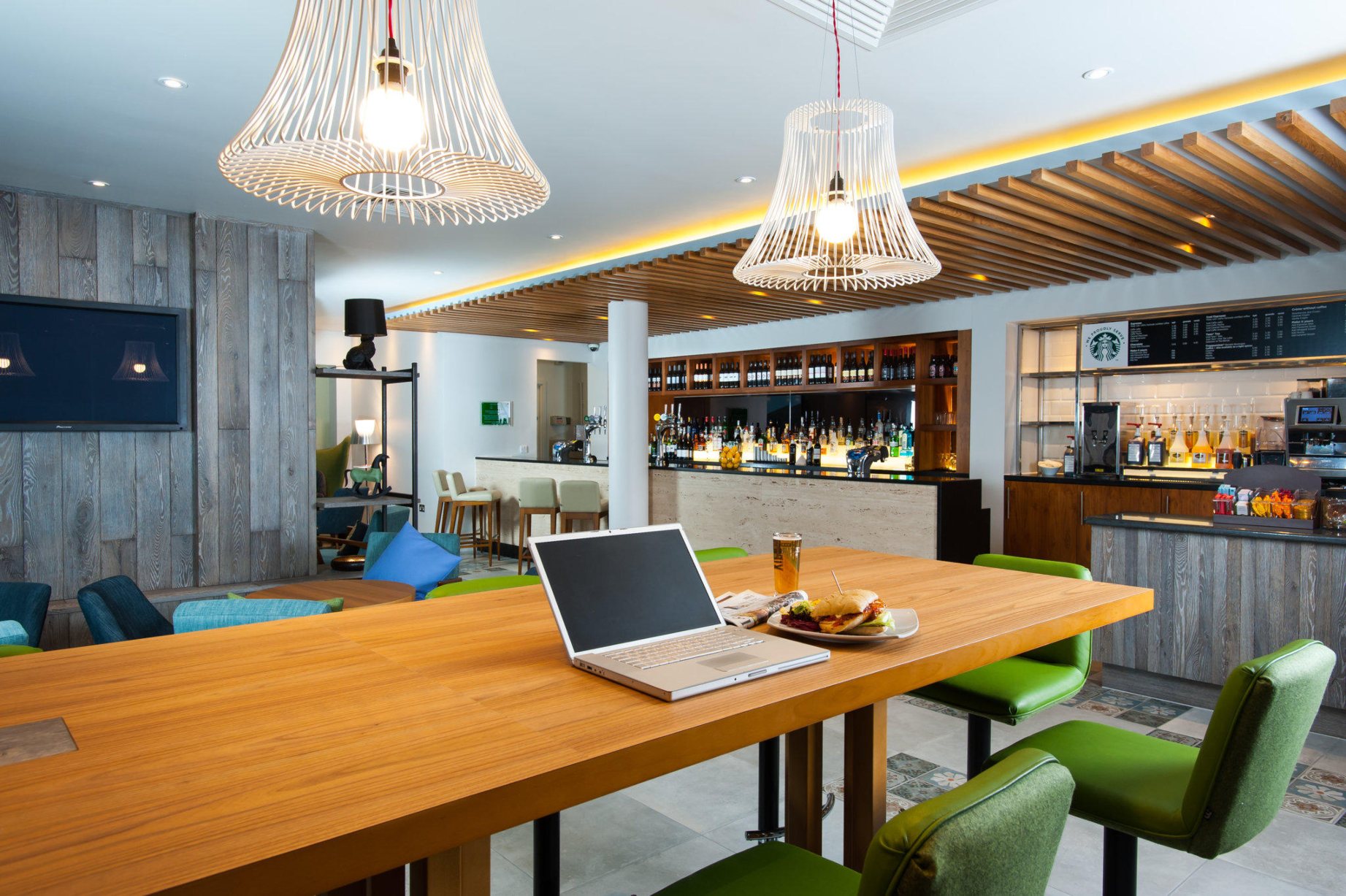 Holiday Inn Salisbury - Stonehenge — workspace in Salisbury